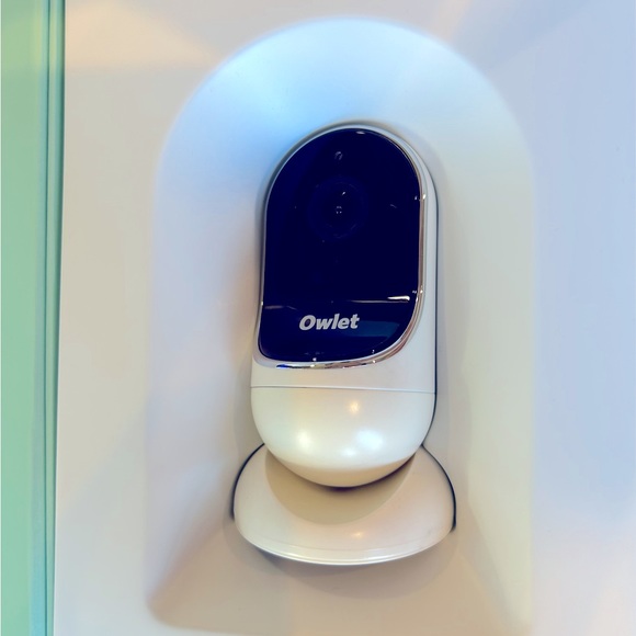 Owlet smart sock and camera - Picture 2 of 5